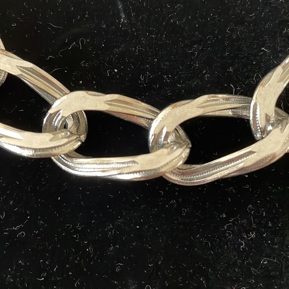 Silver Tone Chunky Rolo Link Like Necklace - Picture 4 of 5